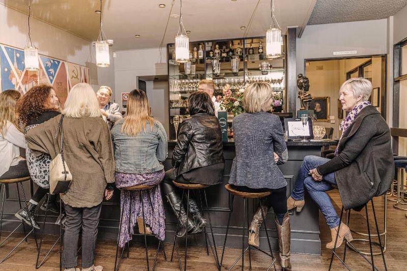 فندق على الطريق The Oriana Orange   Retro Hotel & Resort