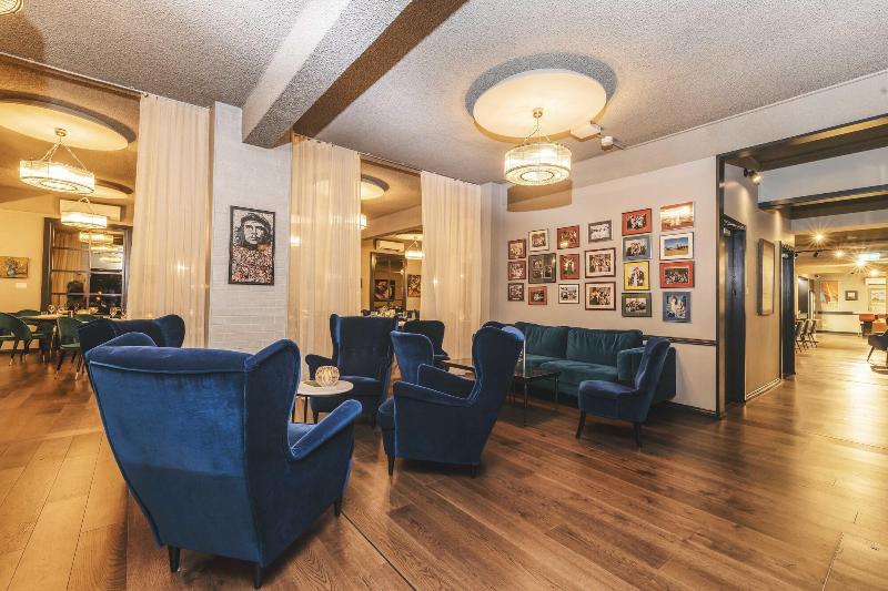 فندق على الطريق The Oriana Orange   Retro Hotel & Resort