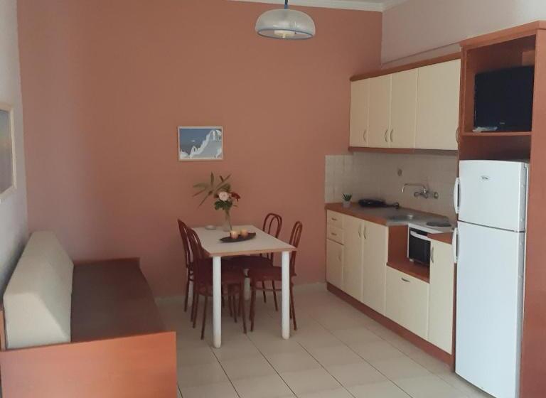 Zefiros Apartments