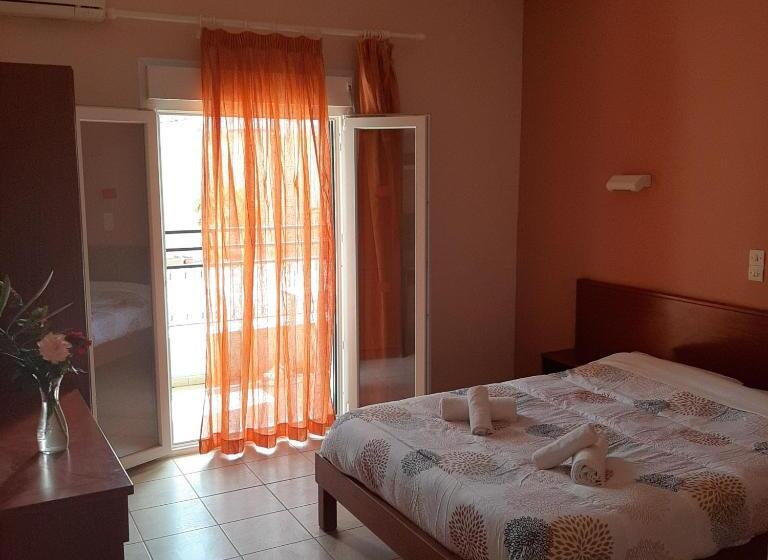 Zefiros Apartments