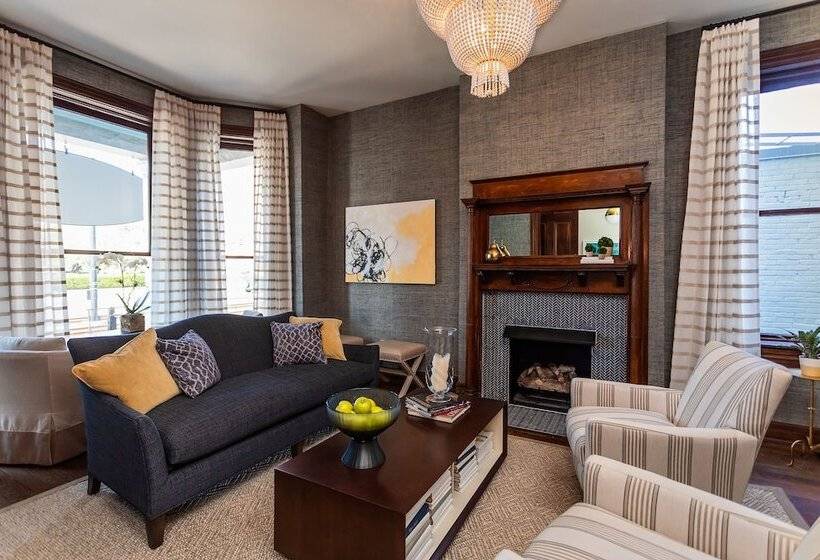 تختخواب و صبحانه The Inn At Four Eleven York
