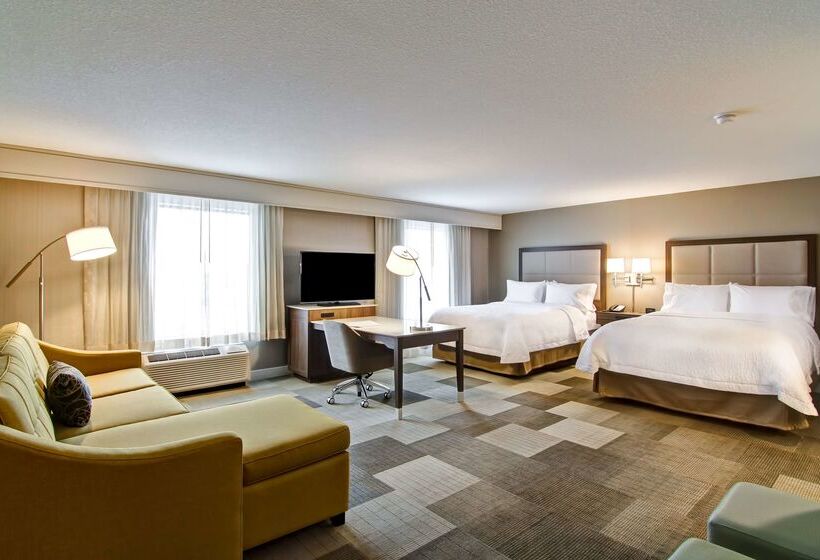 هتل Hampton Inn & Suites By Hilton Saskatoon Airport