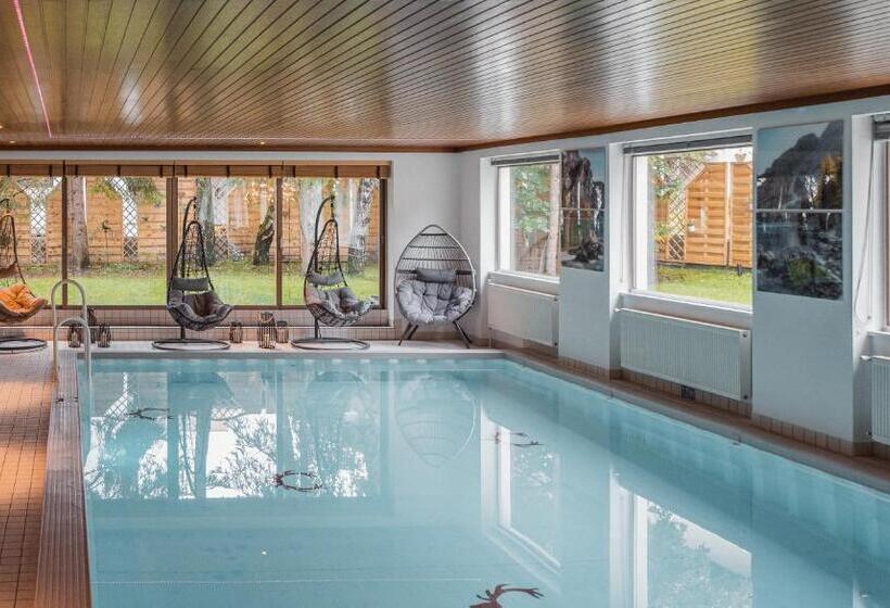 هتل Jagdhaus Monzabon