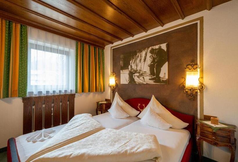 هتل Jagdhaus Monzabon