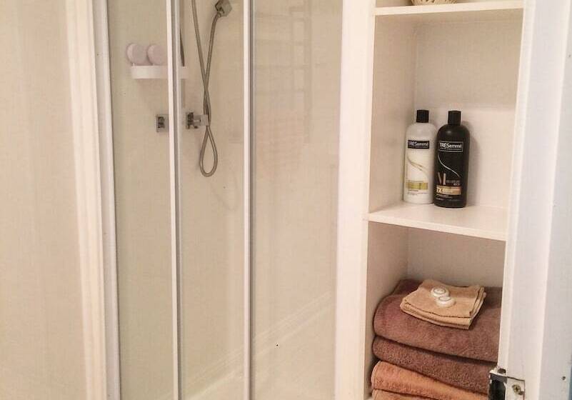 هتل Strahan Wilderness Lodge