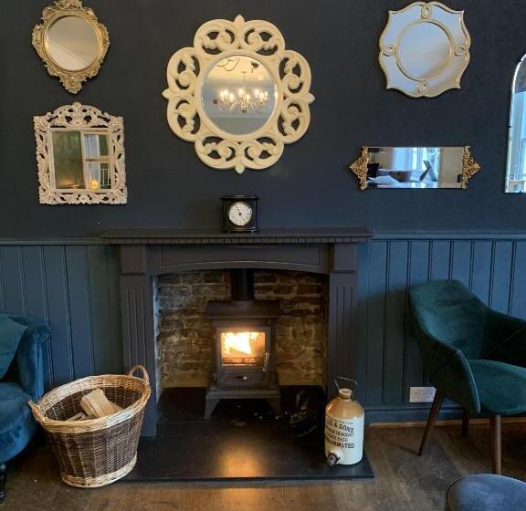 호텔 Three Tuns Ashwell