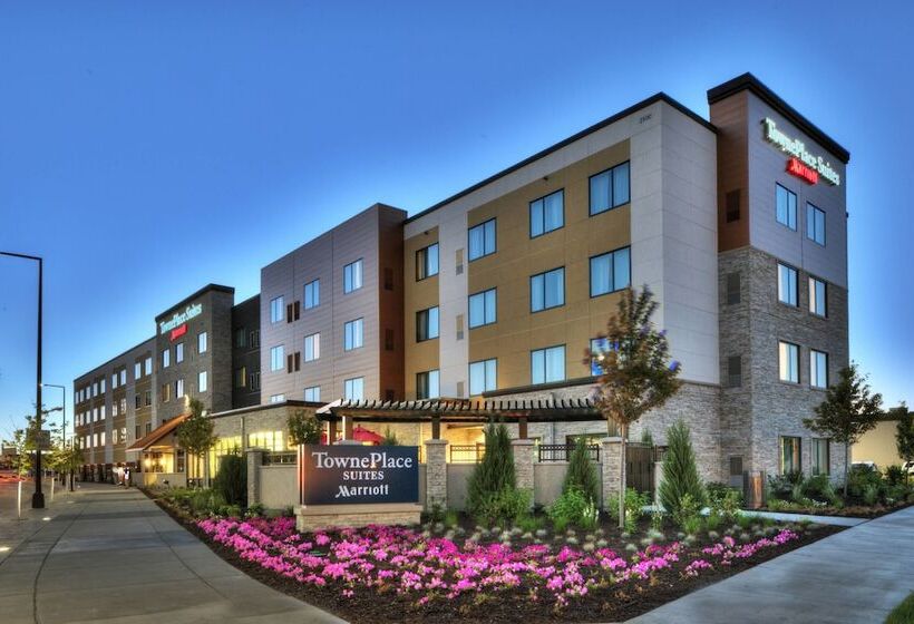 Отель Towneplace Suites By Marriott Minneapolis Near Mall Of America