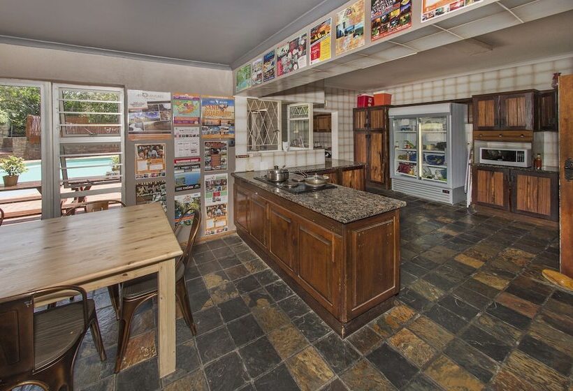 هاستل Lungile Backpackers Lodge