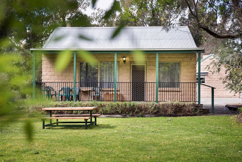 Grampians View Cottages And Units