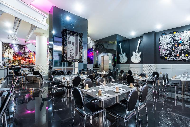 هتل Black Tower Premium