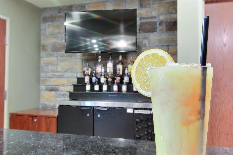 Cobblestone Hotel & Suites   Beulah