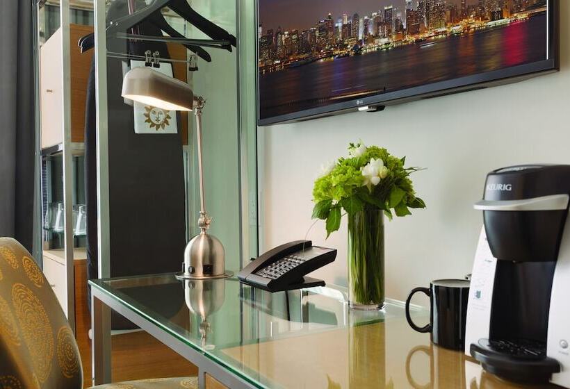 Executive Hotel Le Soleil New York