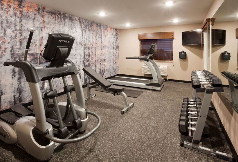Grandstay Hotel & Suites   Morris