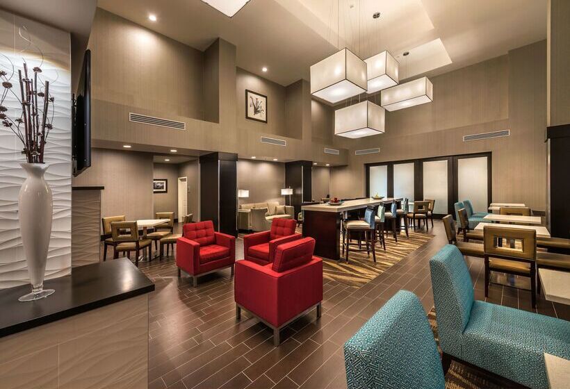 هتل Hampton Inn & Suites Reno West
