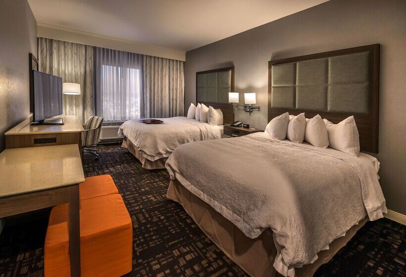 هتل Hampton Inn & Suites Reno West