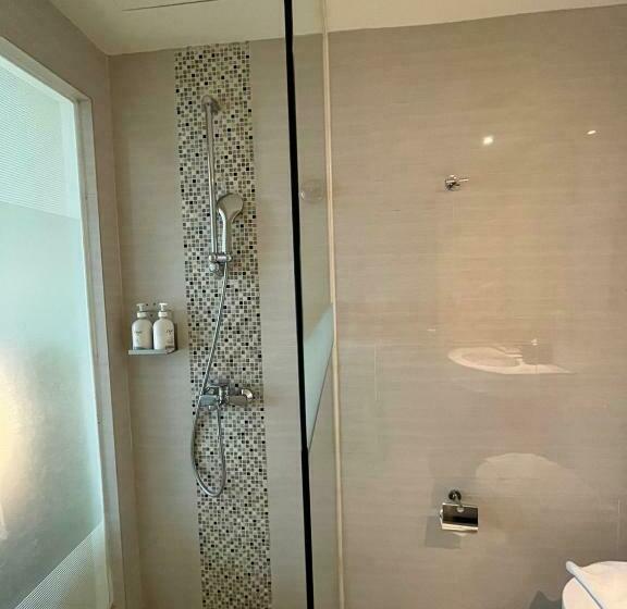 هتل Holiday Inn Express Jakarta International Expo, An Ihg