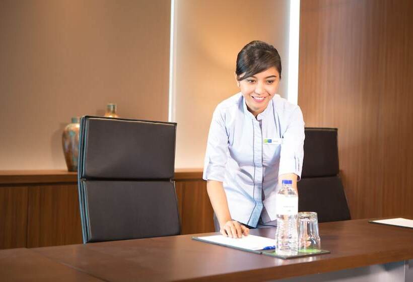 هتل Holiday Inn Express Jakarta International Expo, An Ihg