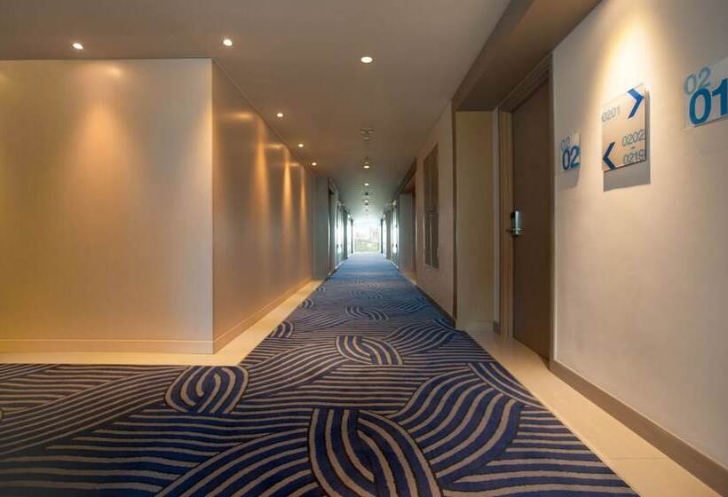 هتل Holiday Inn Express Jakarta International Expo, An Ihg