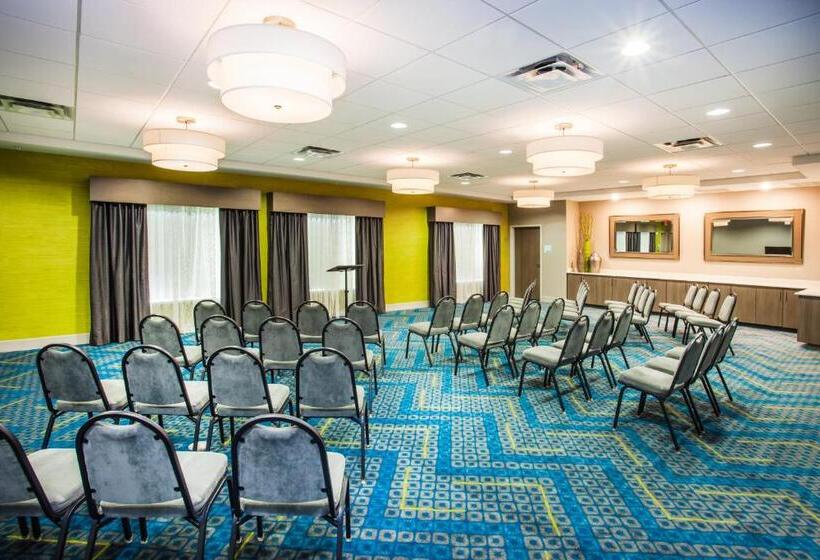 Отель Holiday Inn Express & Suites Litchfield, An Ihg