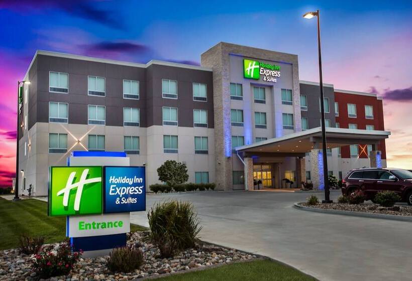 Отель Holiday Inn Express & Suites Litchfield, An Ihg