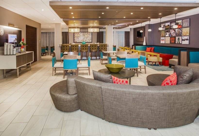 Отель Holiday Inn Express & Suites Litchfield, An Ihg