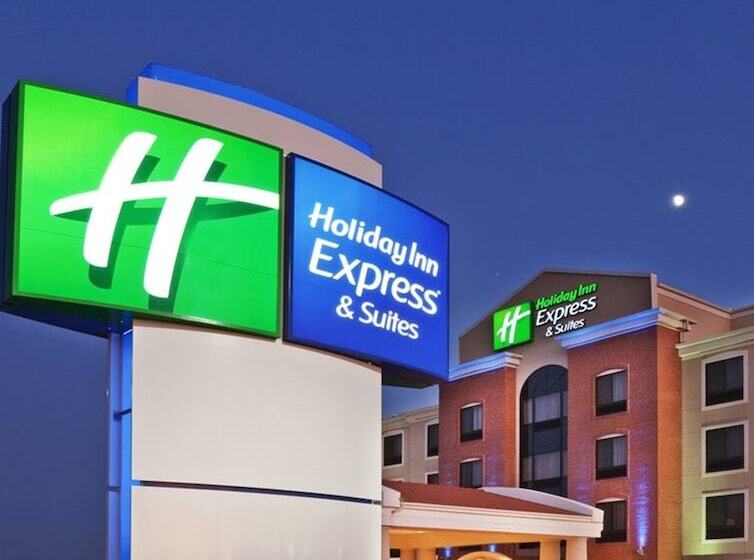 Отель Holiday Inn Express & Suites Litchfield, An Ihg