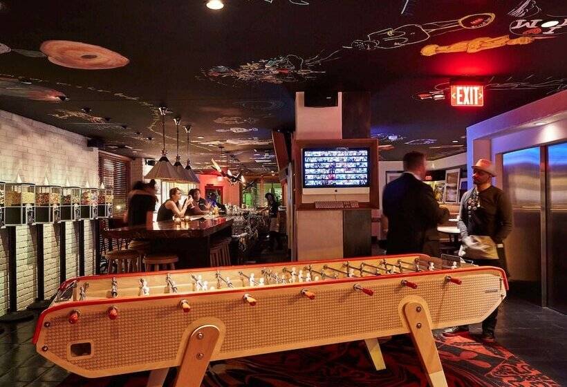 בית מלון כפרי Mama Shelter La Hollywood