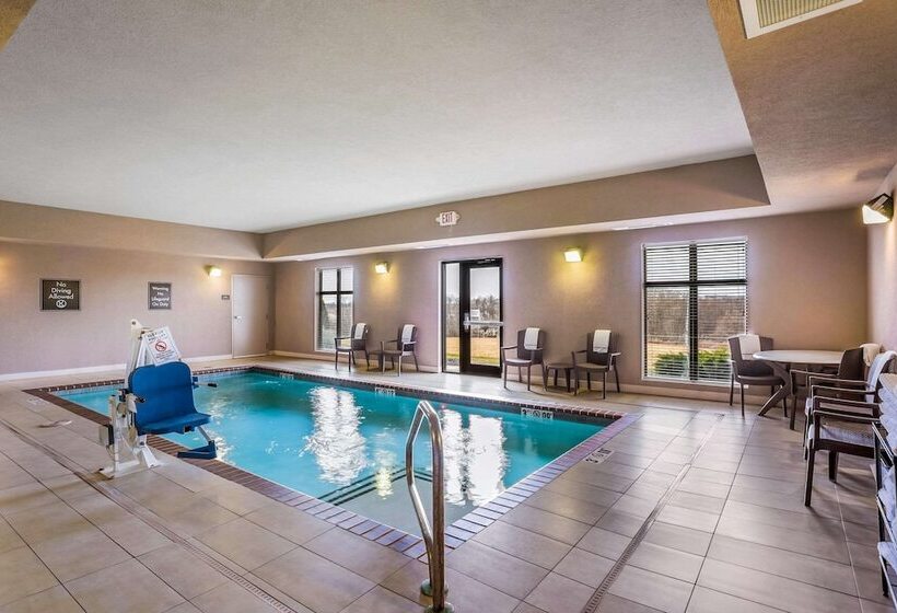 בית מלון כפרי Sleep Inn & Suites Hannibal
