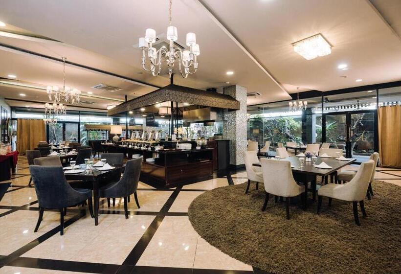 هتل Amaroossa Grande Bekasi