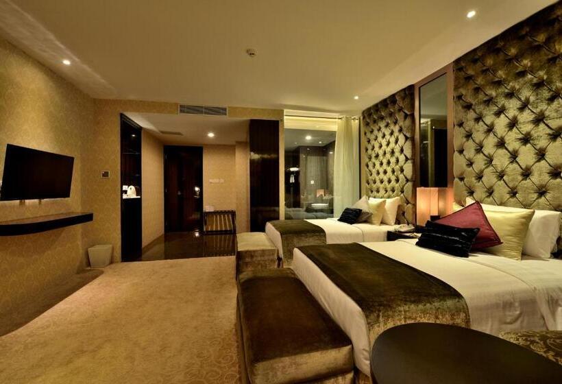 هتل Amaroossa Grande Bekasi