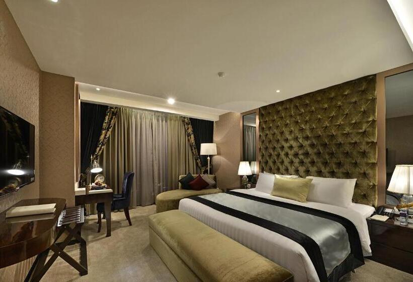 هتل Amaroossa Grande Bekasi