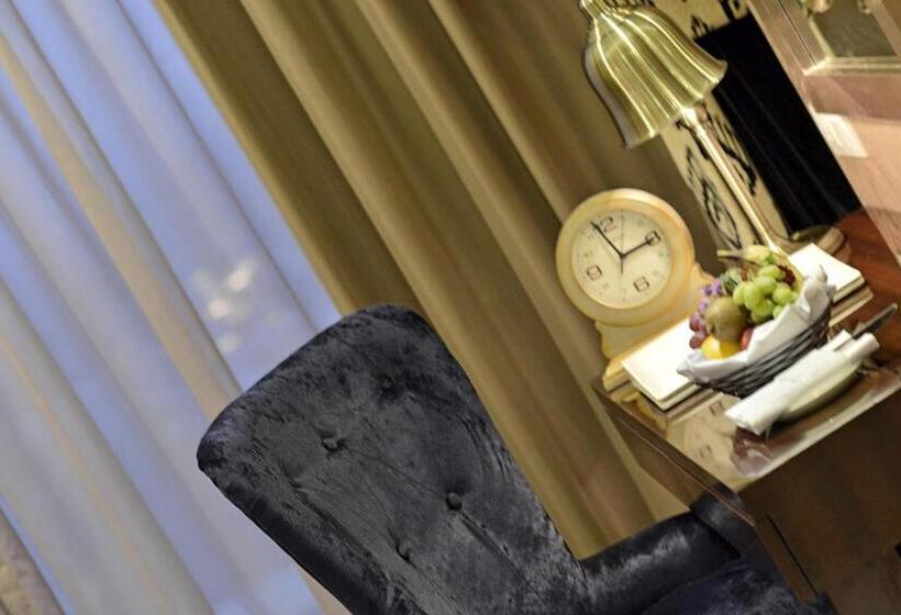 هتل Amaroossa Grande Bekasi