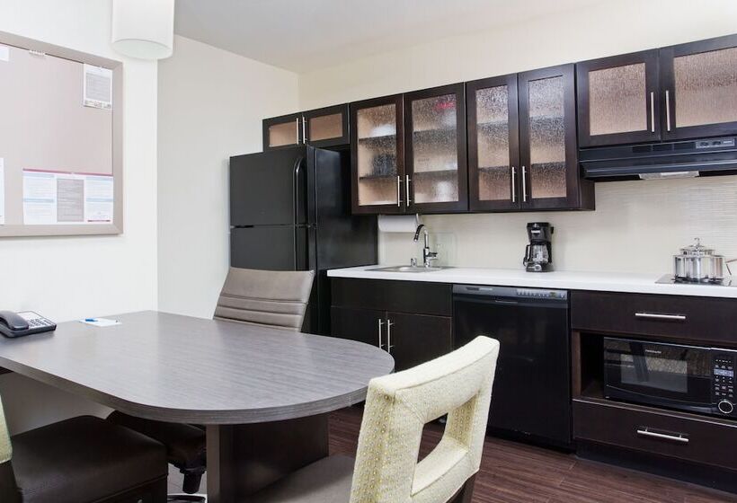 בית מלון כפרי Candlewood Suites Fort Campbell   Oak Grove, An Ihg