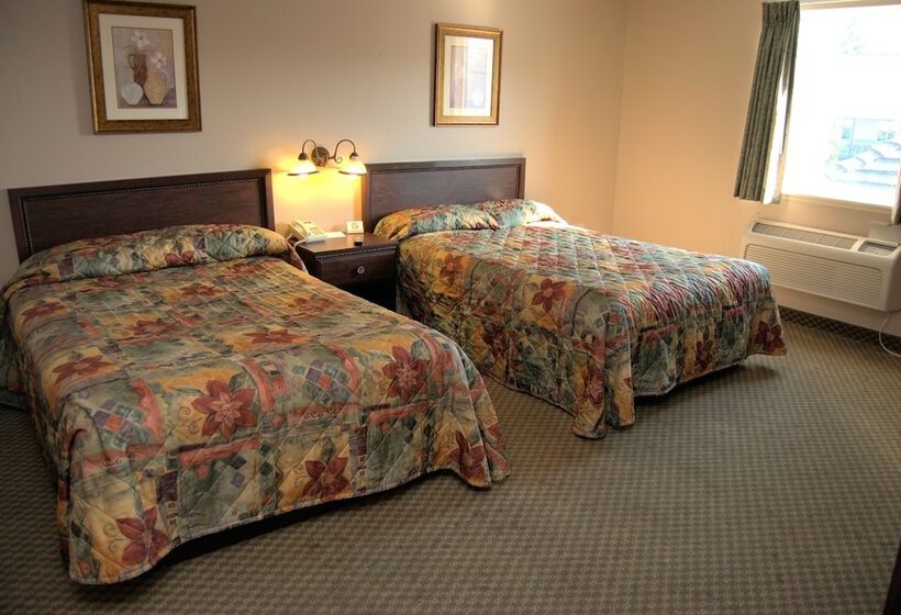 Отель Commodore Resort