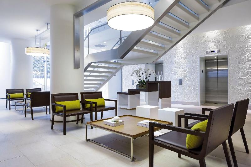 هتل Element By Westin Vancouver Metrotown