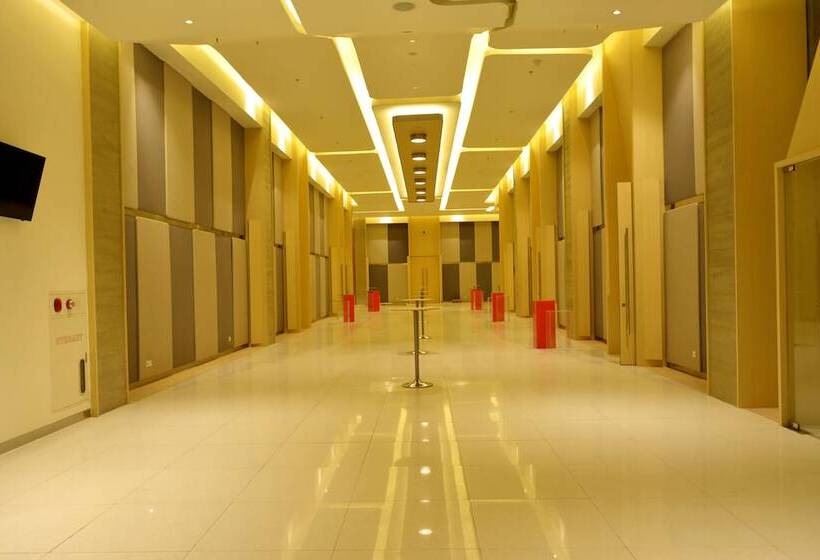 Harris Hotel & Conventions Bekasi