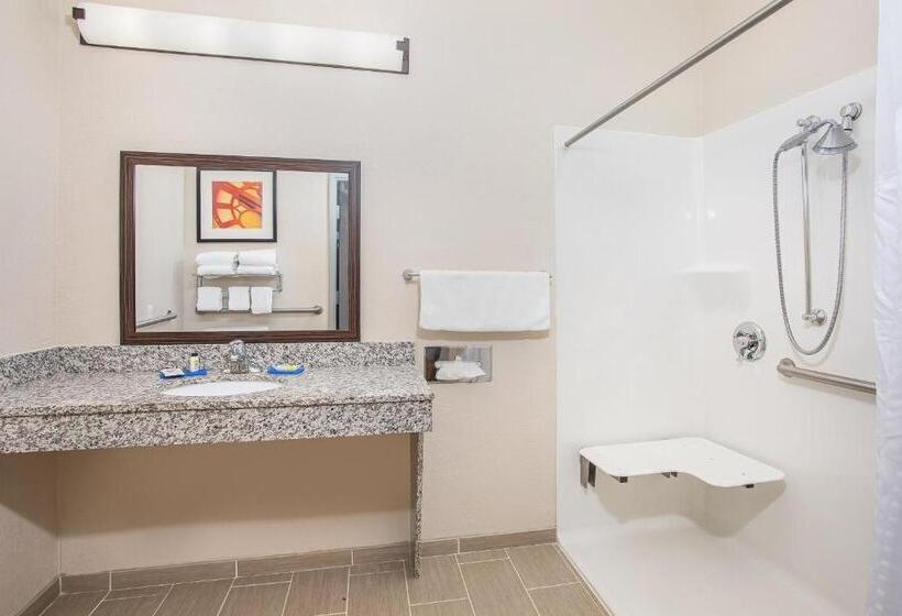 Holiday Inn Express Hotel & Suites Glasgow, An Ihg