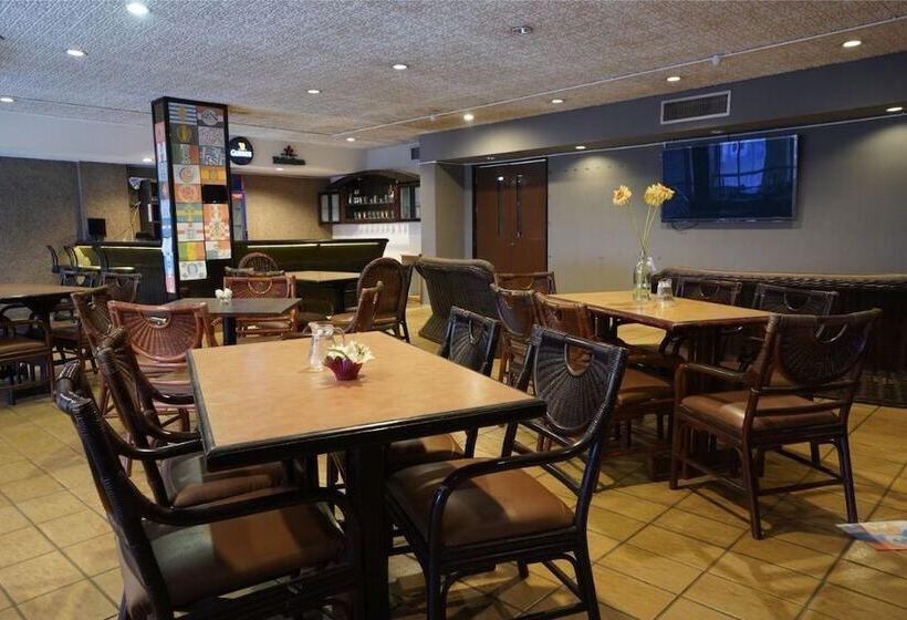 فندق Lodge 18