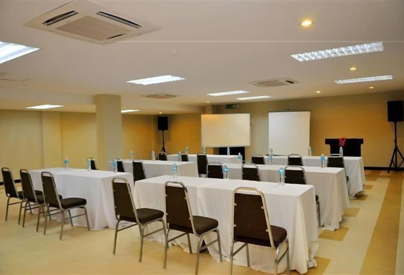 فندق Lodge 18