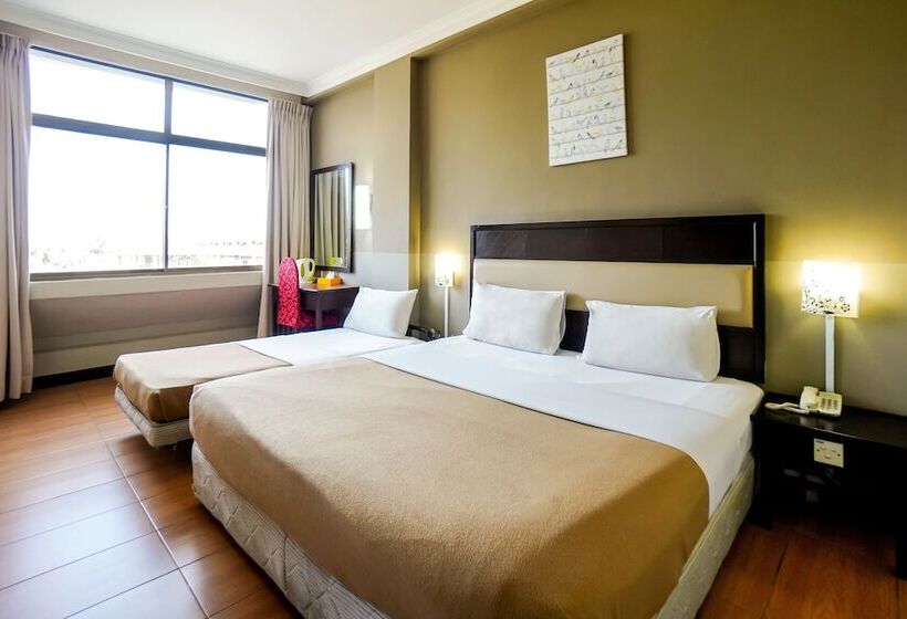 فندق Lodge 18
