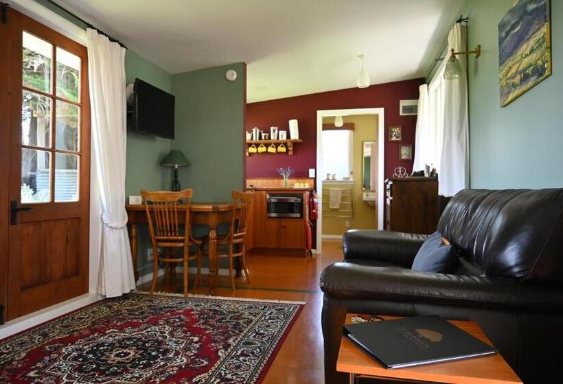 هتل St Leonards Vineyard Cottages