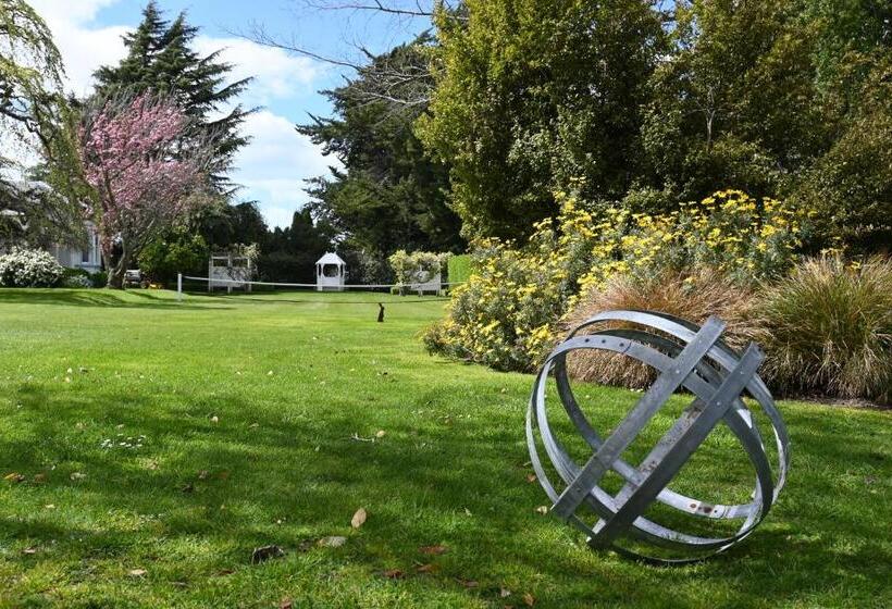 هتل St Leonards Vineyard Cottages