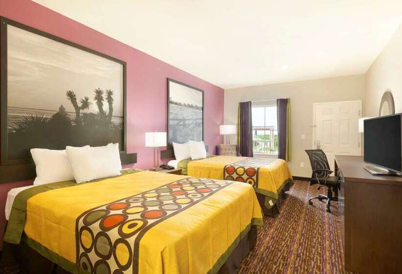 Отель Super 8 By Wyndham Carrizo Springs