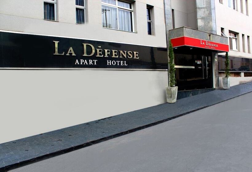 La Defense Apart