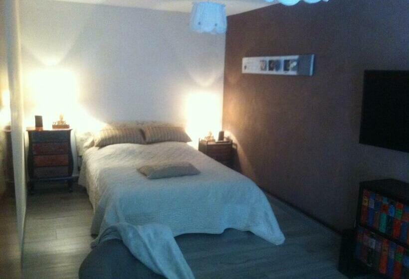 ベッドアンドブレックファースト Chambres D Hotes De La Mure