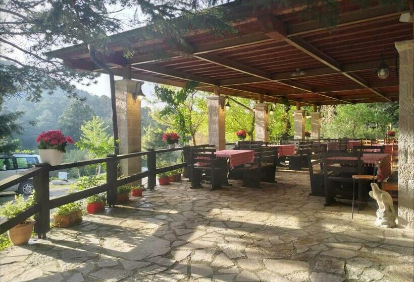 ペンション Guesthouse Alberti Llogara
