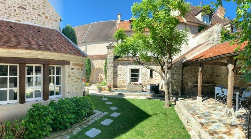膳宿费 La Maison D Emilie   Chambres D Hôtes