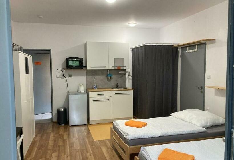 بنسيون Kuk Račice   Mini Apartman