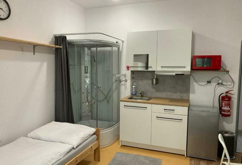بنسيون Kuk Račice   Mini Apartman