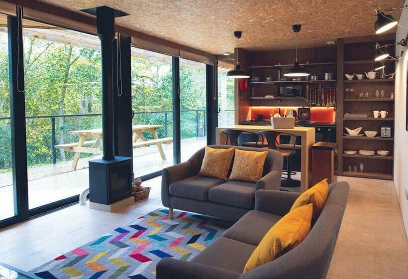 אתר נופש Whispering Waters Teesdale Lodges
